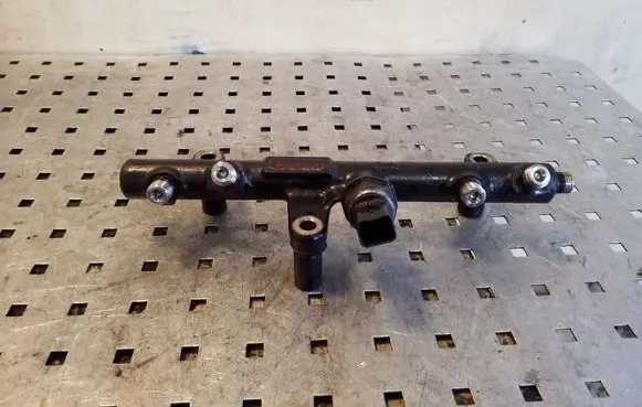 Citroen C4 Grand Picasso Fuel main line pipe