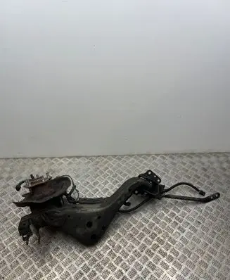 Nissan X-Trail T32 Rear wheel hub spindle/knuckle 