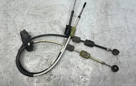 Gear shift cable linkage