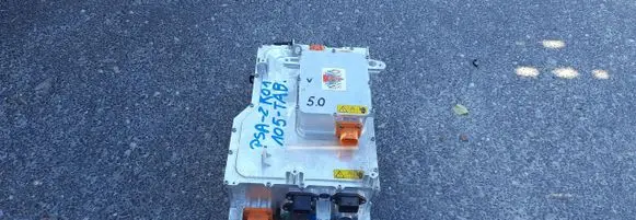 Voltage converter inverter