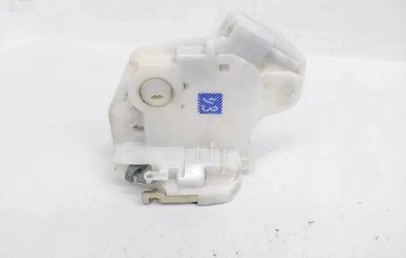 Mitsubishi Outlander Rear door lock