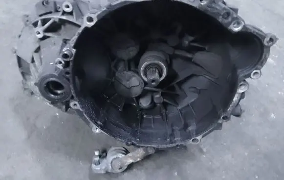 Volvo S60 Manual 5 speed gearbox 1023822
