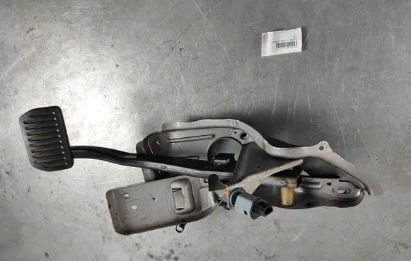 Volvo XC40 Brake pedal 32265012