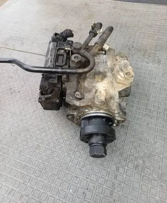 Opel Vectra C Fuel injection high pressure pump 0470504207