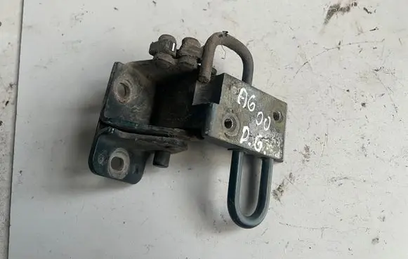 Audi A6 S6 C5 4B Rear door lower hinge 4B0833412E