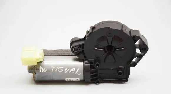 Volkswagen Tiguan Sunroof motor/actuator 3G9877795F