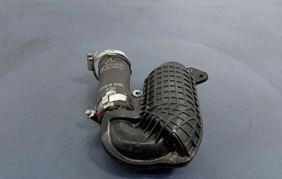 Opel Insignia B Intake resonator 55495723