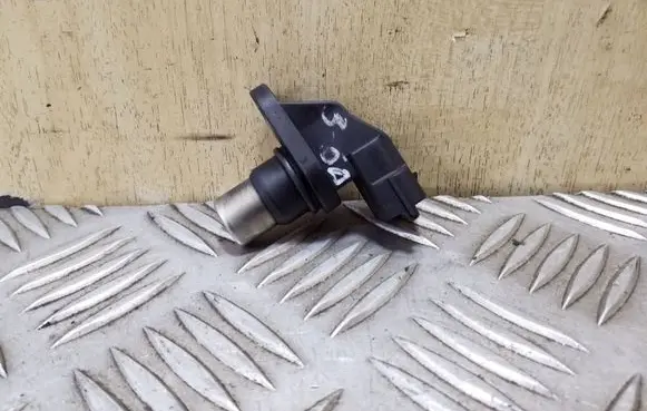 Volvo S60 Crankshaft position sensor 0232103033 8631533