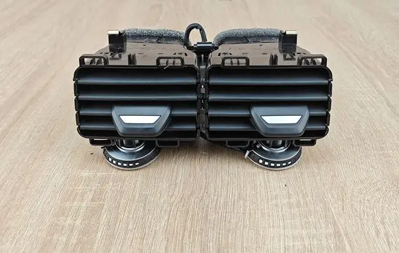 BMW X5 G05 Rear air vent grill 18104B1 18104A1