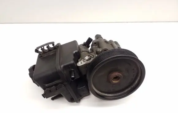 Mercedes-Benz C W204 Power steering pump A0064661501