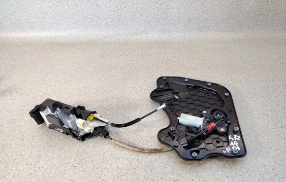Audi A8 S8 D4 4H Front door lock 4H1837015 4F0837060