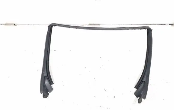 Mercedes-Benz E A207 Windshield trim A2077200047