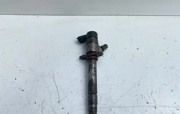 Volvo XC90 Fuel injector 8658352