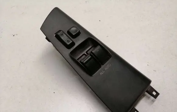 Toyota Corolla E120 E130 Electric window control switch 54035091 9687