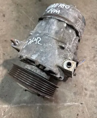 KIA Sorento Air conditioning (A/C) compressor (pump) 977012P250 FLLX 2P250
