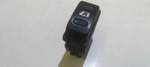 Citroen Xsara Picasso Electric window control switch 22681