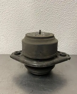Mercedes-Benz ML W164 Engine mount bracket A2512402917