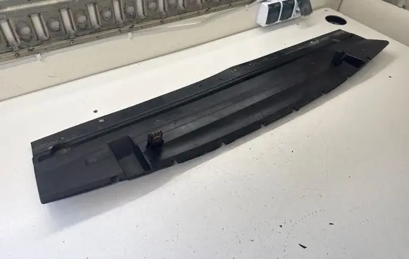 Opel Vivaro Front bumper skid plate/under tray 