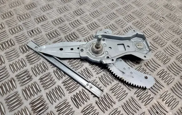 Nissan Note (E11) Rear door manual window regulator 