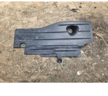 Ford Focus Engine splash shield/under tray AV61-R11778-AF