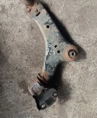 Volvo XC60 Front lower control arm/wishbone 8G9N3A053A