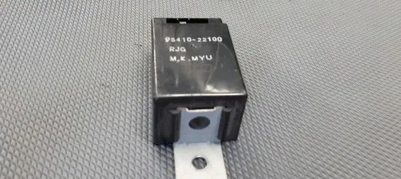 Hyundai Lantra II Fuel pump relay 9410-22100