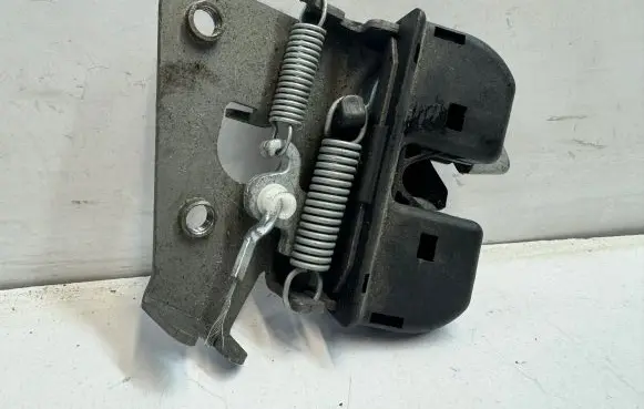 BMW 4 F32 F33 Seat back rest lock catch 711286410
