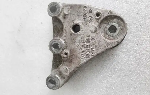 Skoda Roomster (5J) Engine mount bracket 6Q0199185R