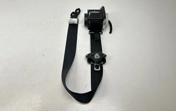 Nissan Leaf II (ZE1) Front seatbelt 100X090LH 638265101E 20221019