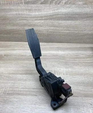 Opel Vectra C Accelerator throttle pedal 9186724 6PV008322
