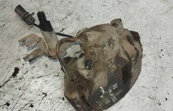 Volkswagen PASSAT B5.5 Front brake caliper 