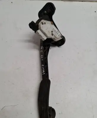 Volvo V70 Accelerator throttle pedal 30683516 6PV00853712 013204