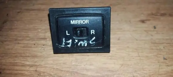 Wing mirror switch