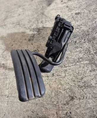Renault Espace IV Accelerator throttle pedal 6PV00811918 8200007513