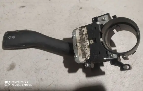 Volkswagen PASSAT B5.5 Indicator stalk 8L0953513G