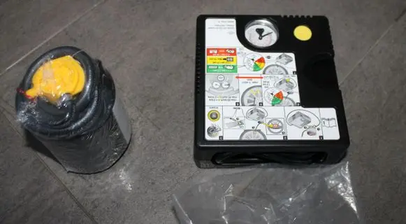 Dacia Sandero Tire air pump compressor 995659156R AIRCOMPRESSOR