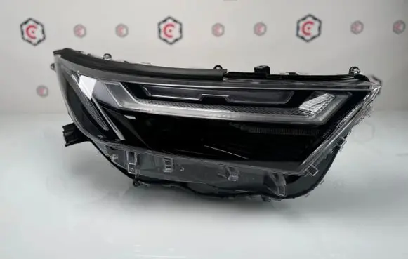 Toyota RAV 4 (XA40) Headlight/headlamp NULL