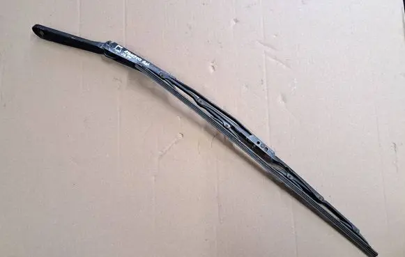 Renault Kangoo I Front wiper blade arm 8200158098