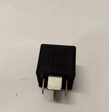 BMW 5 E60 E61 Other relay 61366901469 V23136J6X48