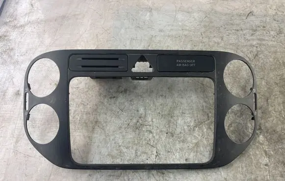 Volkswagen Golf Plus Panel trim 5M0858071H