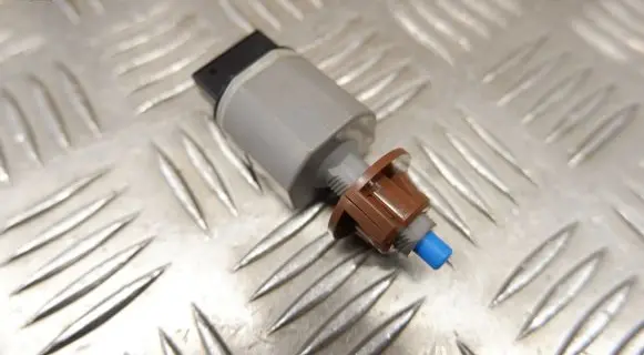 Lexus ES 250 - 300 - 330 Brake pedal sensor switch