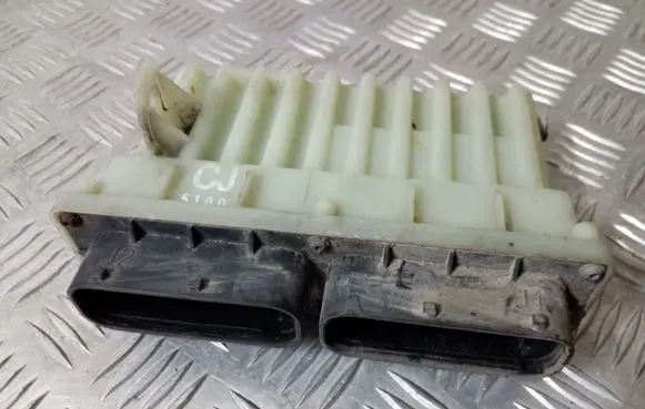 Coolant fan relay