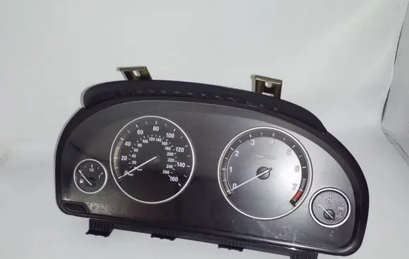 BMW 5 F10 F11 Speedometer (instrument cluster) 9249343 924934301 65982191