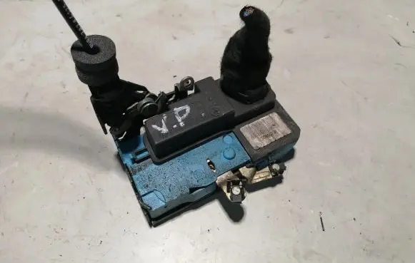 Volvo S60 Front door lock 30699746