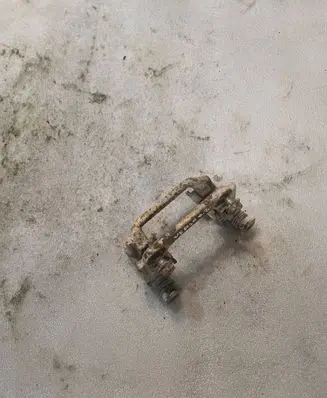 Toyota Corolla Verso E121 Brake caliper pad carrier rear 