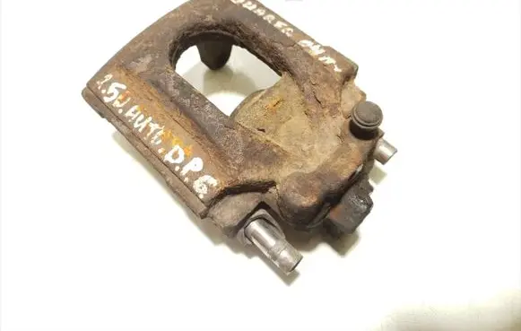 Volkswagen Touareg I Rear brake caliper