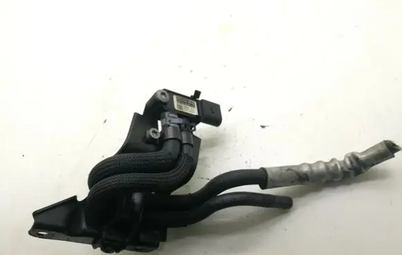 Volkswagen Tiguan Exhaust gas pressure sensor 076906051B