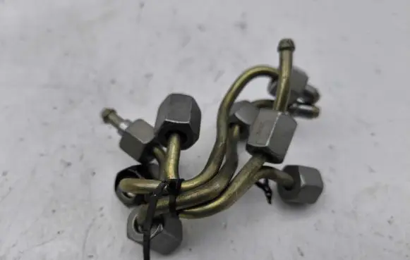 Fuel injector supply line/pipe