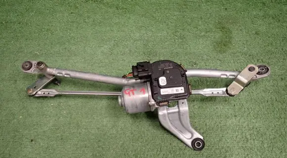 Maserati GranTurismo II Front wiper linkage and motor 06701746880