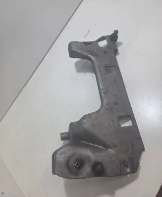 Mercedes-Benz C W205 Intercooler pipe mounting bracket A1770902741